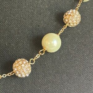 Elegant Gold-Tone Metal & Faux Cream-Colored Pearls Clear Rhinestones Necklace